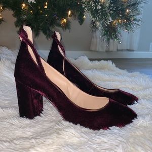 Size 10 Gianni Bini velvet block heel